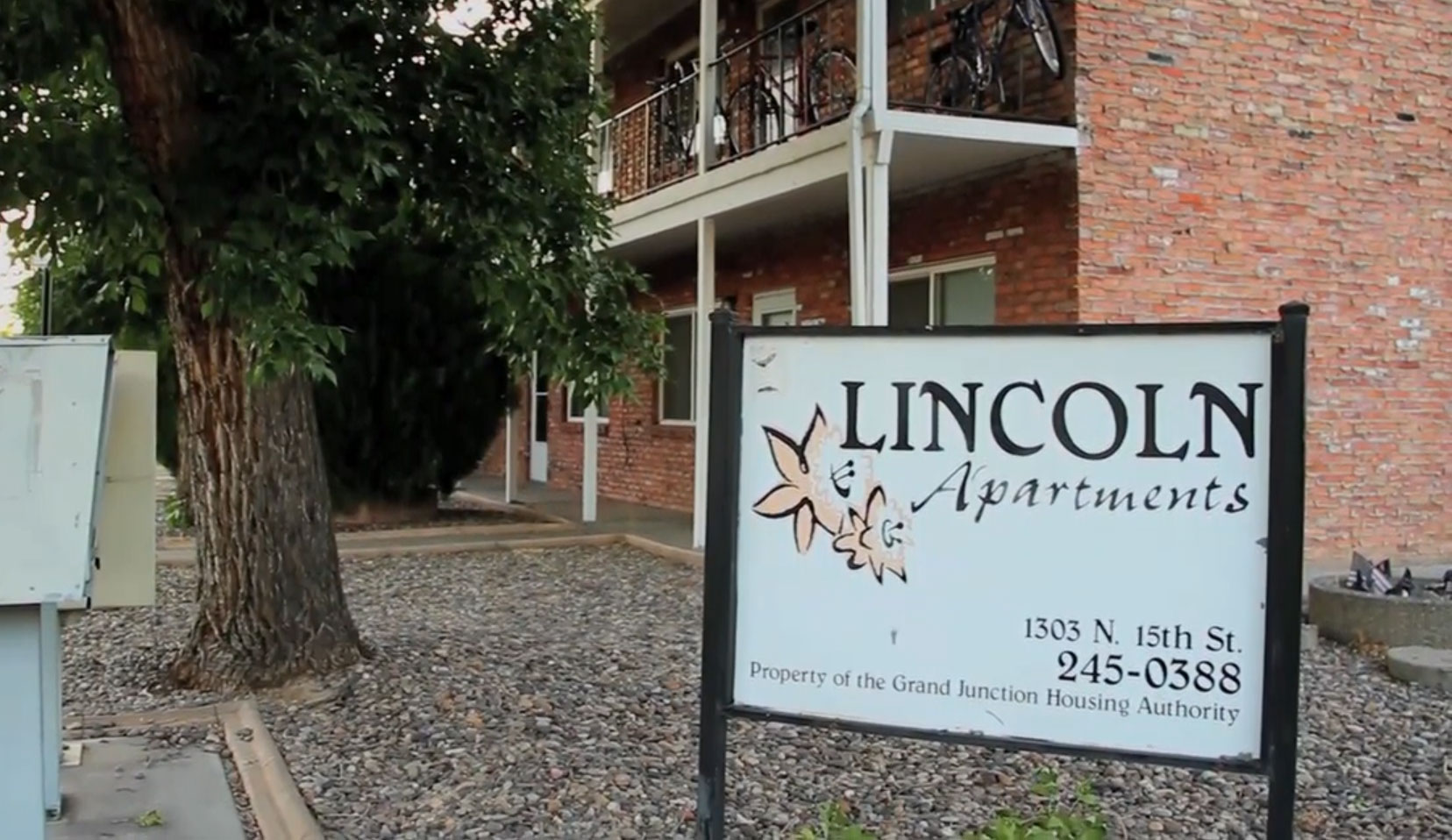 Lincoln Apartments 