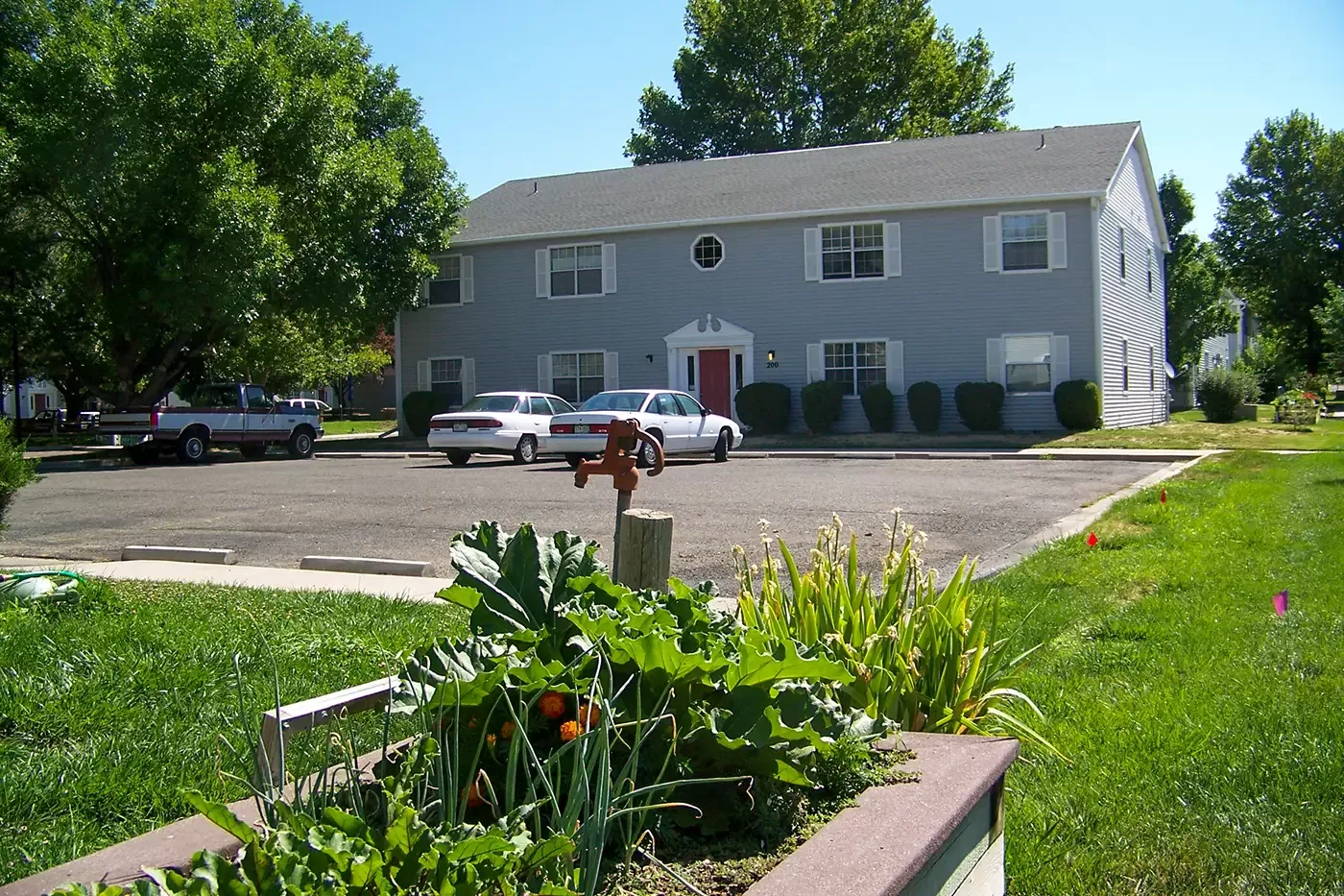 Photo of the exterior of the senior apartments at Nellie Bechtel in Grand Junction, Colorado